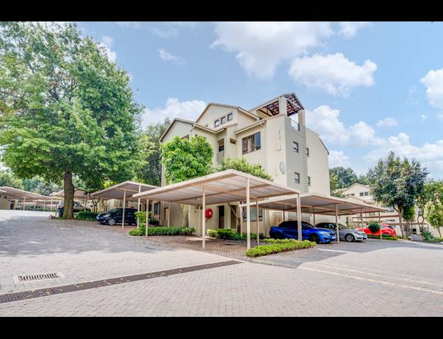 2 BEDROOM APARTMENT FOR SALE IN BRYANSTON